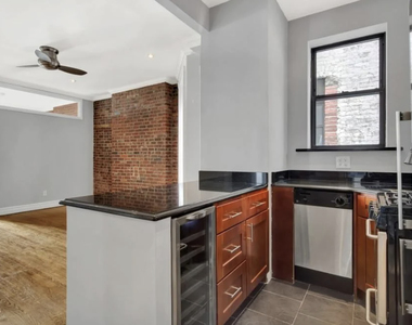 252 Mott Street - Photo Thumbnail 3
