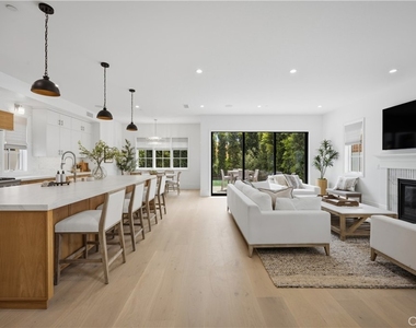 858 Fiske - Photo Thumbnail 11