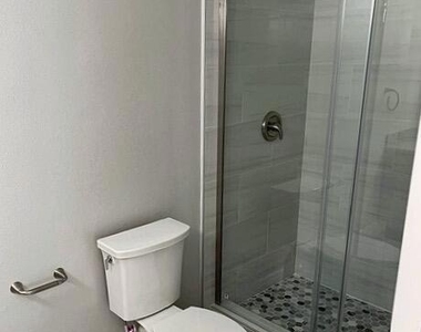 2589 Bayshore Avenue - Photo Thumbnail 6