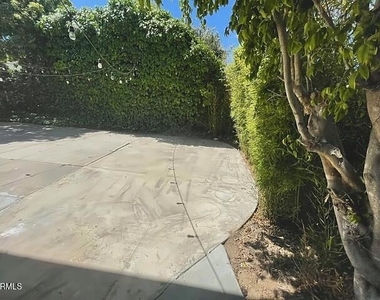 2589 Bayshore Avenue - Photo Thumbnail 13