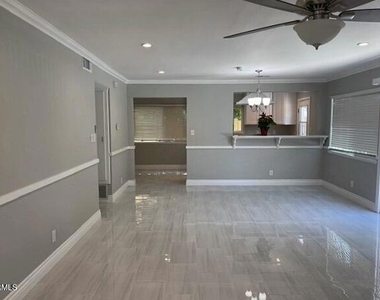 2589 Bayshore Avenue - Photo Thumbnail 11