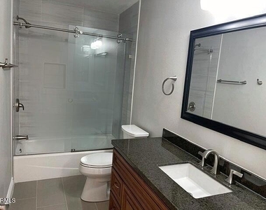 2589 Bayshore Avenue - Photo Thumbnail 9