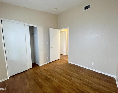 425 Calle Mirasol - Photo Thumbnail 10