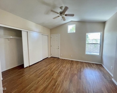 425 Calle Mirasol - Photo Thumbnail 11