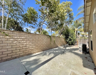 425 Calle Mirasol - Photo Thumbnail 16
