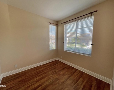 425 Calle Mirasol - Photo Thumbnail 3