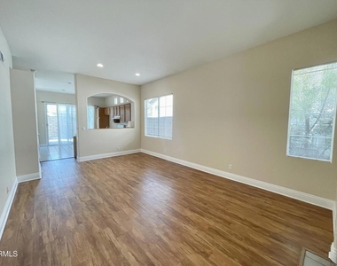 425 Calle Mirasol - Photo Thumbnail 4