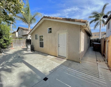 425 Calle Mirasol - Photo Thumbnail 17