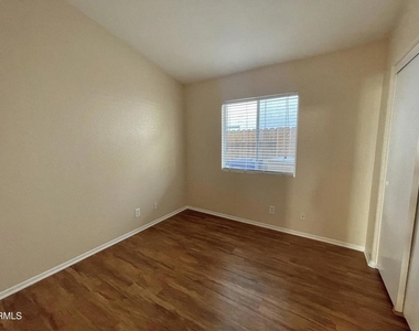 425 Calle Mirasol - Photo Thumbnail 9