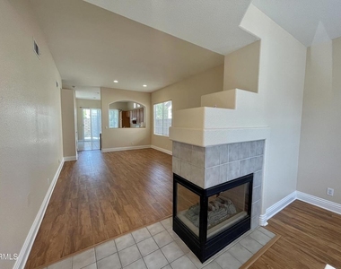 425 Calle Mirasol - Photo Thumbnail 2