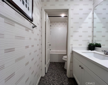 16552 Justin - Photo Thumbnail 16
