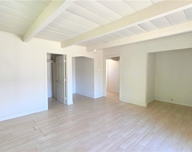 13666 Arrow Boulevard - Photo Thumbnail 5