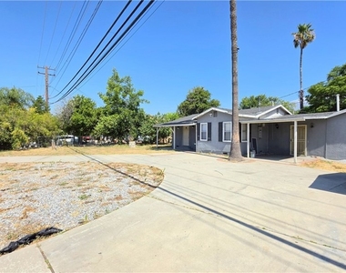 13666 Arrow Boulevard - Photo Thumbnail 2