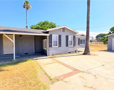13666 Arrow Boulevard - Photo Thumbnail 1