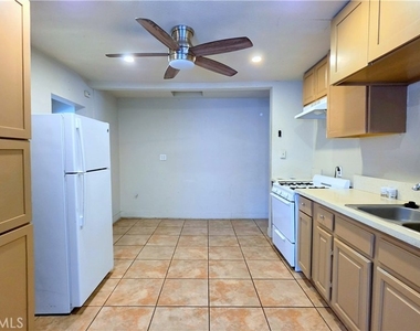 13666 Arrow Boulevard - Photo Thumbnail 9