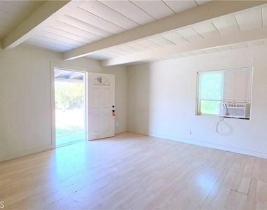 13666 Arrow Boulevard - Photo Thumbnail 3