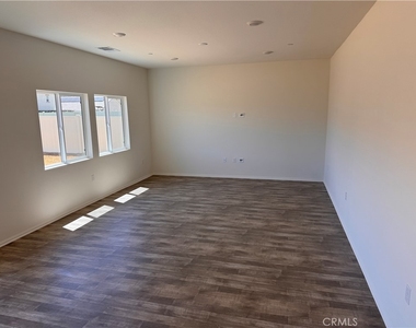 23329 Copa De Oro Court - Photo Thumbnail 7