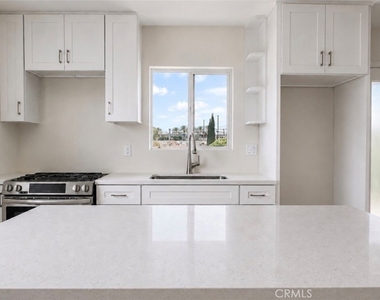 8410 Noble - Photo Thumbnail 7