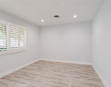 43724 Secure Place - Photo Thumbnail 32
