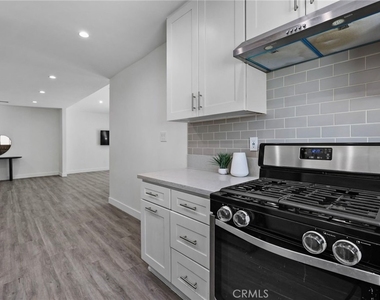 18015 Collins - Photo Thumbnail 7