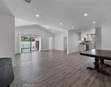 18015 Collins - Photo Thumbnail 4