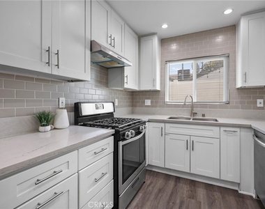 18015 Collins - Photo Thumbnail 9