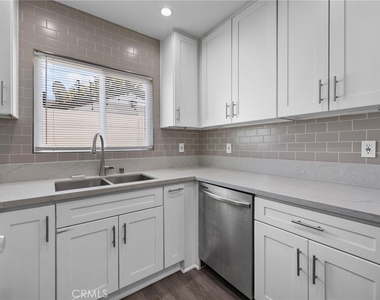 18015 Collins - Photo Thumbnail 10