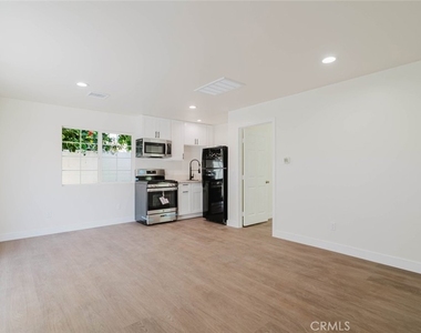 17906 Califa Street - Photo Thumbnail 1