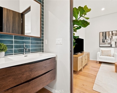 425 N Alfred - Photo Thumbnail 11