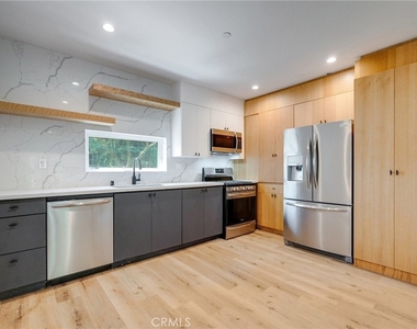 6201 La Mirada - Photo Thumbnail 2