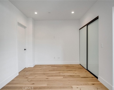 6201 La Mirada - Photo Thumbnail 8