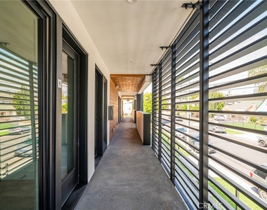 6201 La Mirada - Photo Thumbnail 14