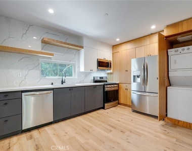6201 La Mirada - Photo Thumbnail 3