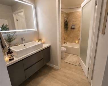 7320 Hawthorn - Photo Thumbnail 16
