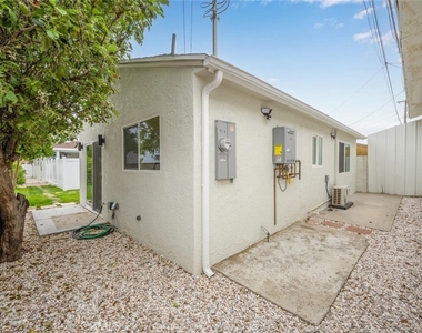 1652 E Rogers Street - Photo Thumbnail 19