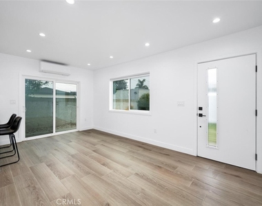 1652 E Rogers Street - Photo Thumbnail 10