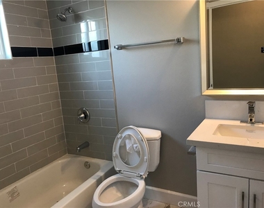 220 E 61st - Photo Thumbnail 15