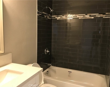 220 E 61st - Photo Thumbnail 22