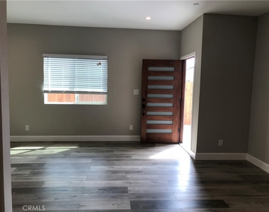 220 E 61st - Photo Thumbnail 10