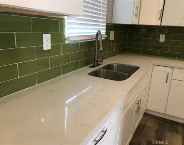 220 E 61st - Photo Thumbnail 7