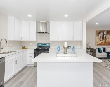 1344 W Vesta - Photo Thumbnail 4