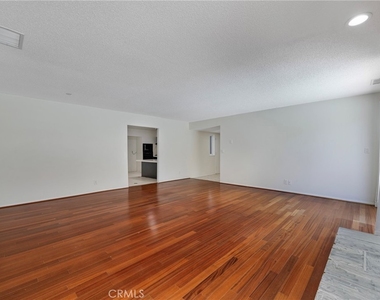 3132 E Locust Avenue - Photo Thumbnail 9