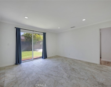3132 E Locust Avenue - Photo Thumbnail 11