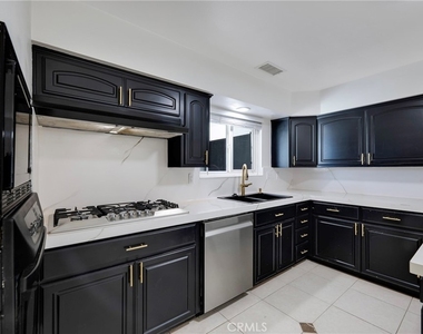 3132 E Locust Avenue - Photo Thumbnail 6