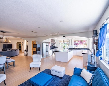 2715 S Centre City Parkway - Photo Thumbnail 52