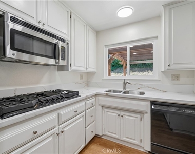 1031 Fletcher Avenue - Photo Thumbnail 9
