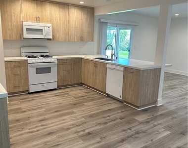 13879 Gavina Ave - Photo Thumbnail 3