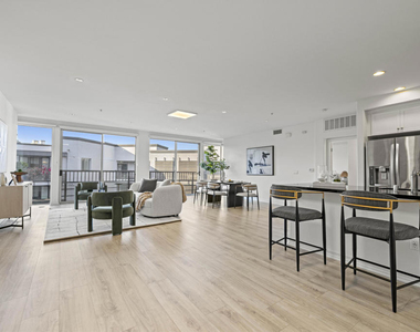 629 Traction Avenue - Photo Thumbnail 1