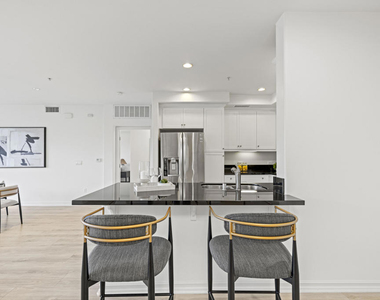 629 Traction Avenue - Photo Thumbnail 4