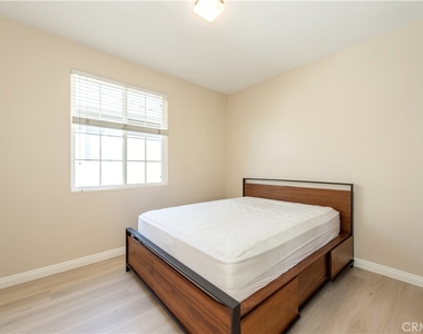 17 Brockton - Photo Thumbnail 15